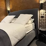 Les *